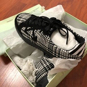 Off-White shoes (100% Authentic)